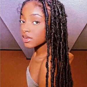 Meet your Posher, Jania